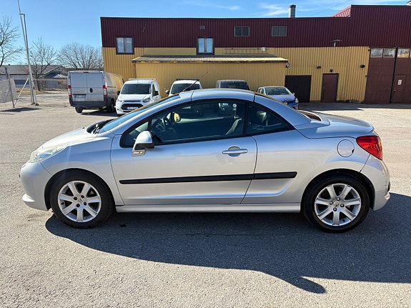 Peugeot 207 CC 4 of 11