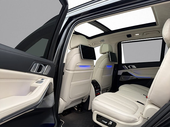 BMW X7 29 of 30