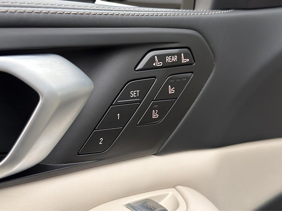 BMW X7 13 of 30