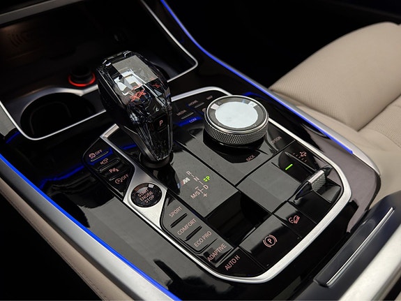 BMW X7 24 of 30