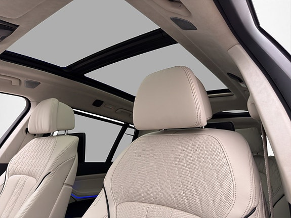 BMW X7 10 of 30
