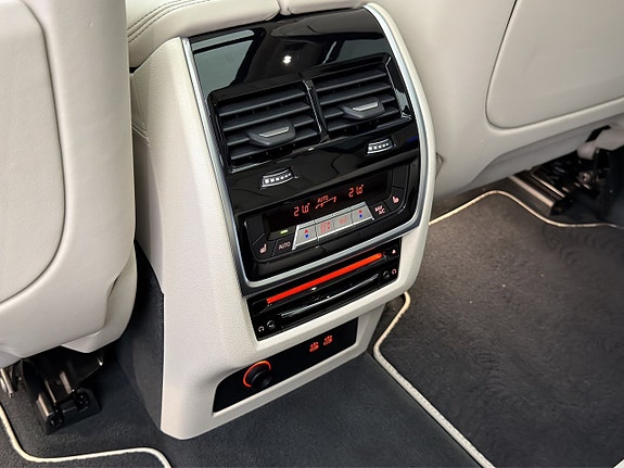 BMW X7 30 of 30