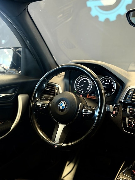 BMW 120 19 of 30