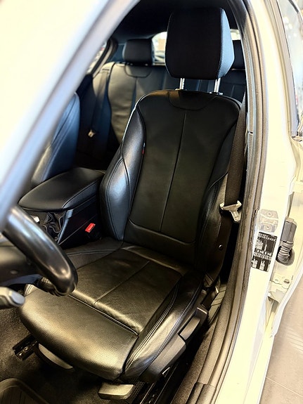 BMW 120 14 of 30