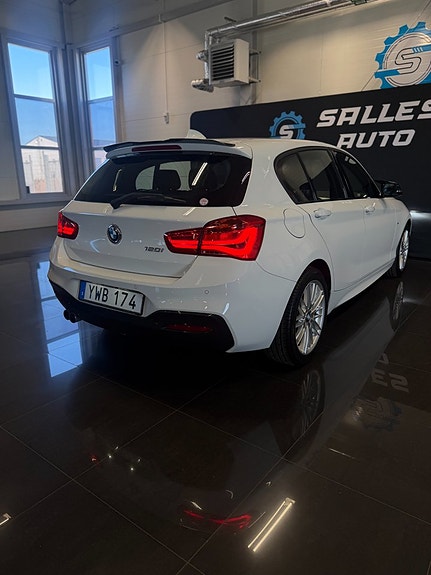 BMW 120 9 of 30