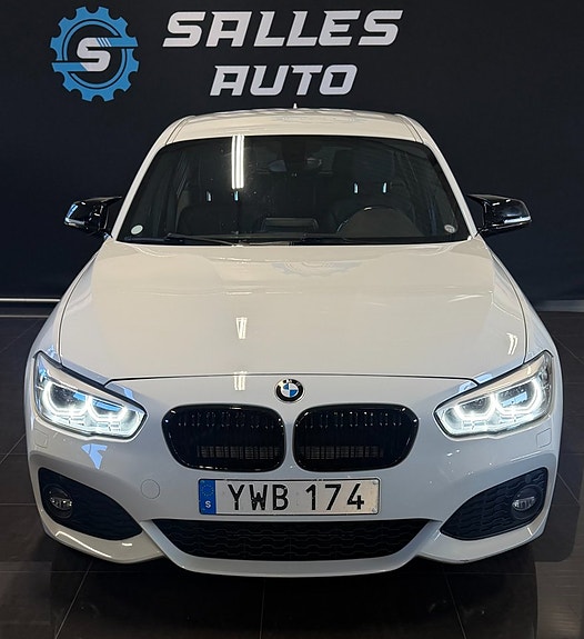 BMW 120 2 of 5