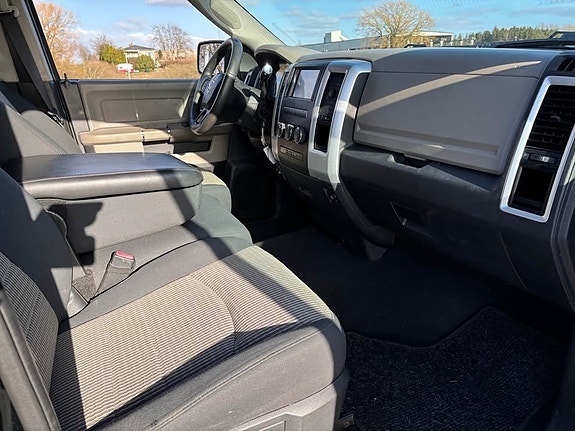 Dodge RAM 1500 8 of 9