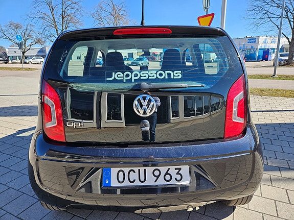 Volkswagen UP! 6 of 22