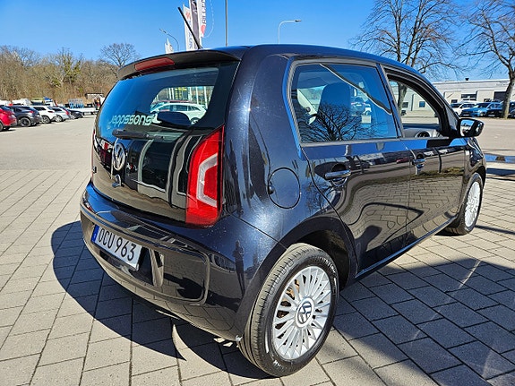 Volkswagen UP! 4 of 5