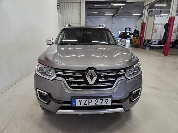 Renault Alaskan 2 of 5