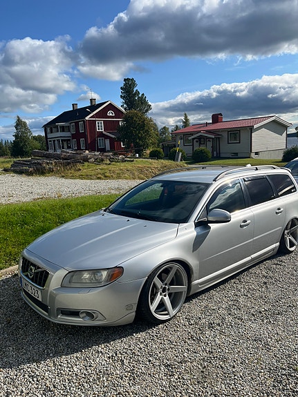 Volvo V70 4 of 11