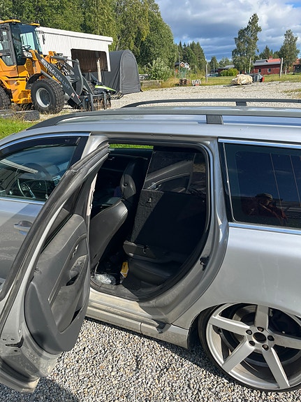 Volvo V70 10 of 11