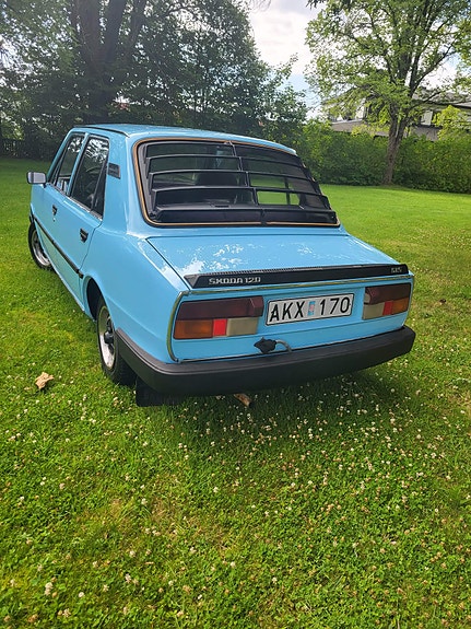 Skoda 120 2 of 9