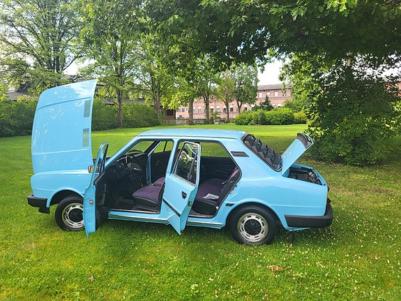 Skoda 120 3 of 9