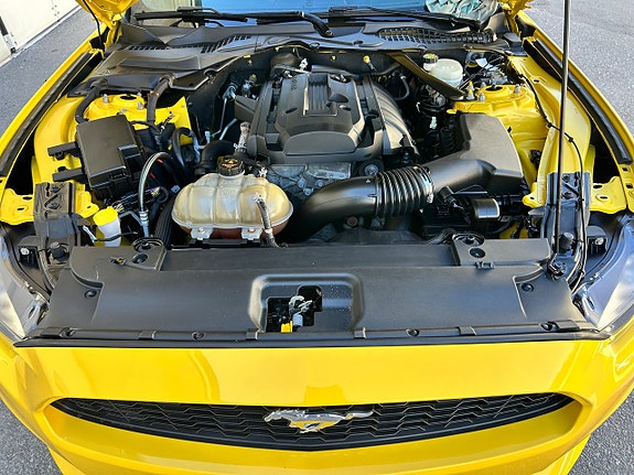 Ford Mustang 7 of 15