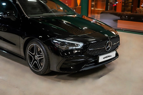 Mercedes-Benz CLA200 2 of 5