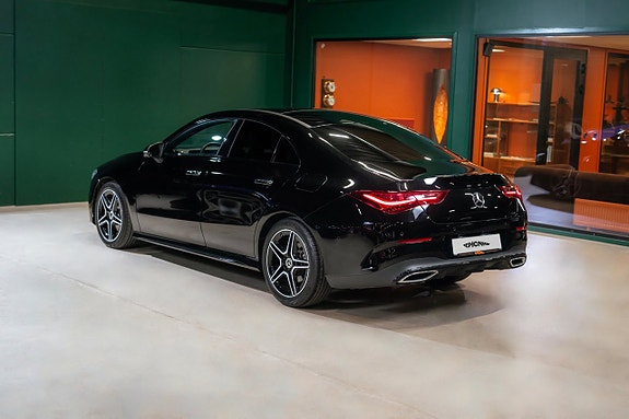 Mercedes-Benz CLA200 3 of 5