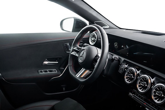 Mercedes-Benz CLA200 24 of 25