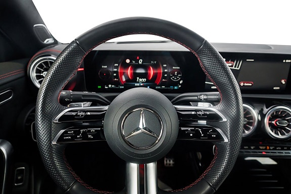 Mercedes-Benz CLA200 16 of 25
