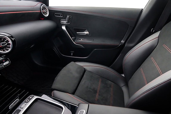 Mercedes-Benz CLA200 19 of 25