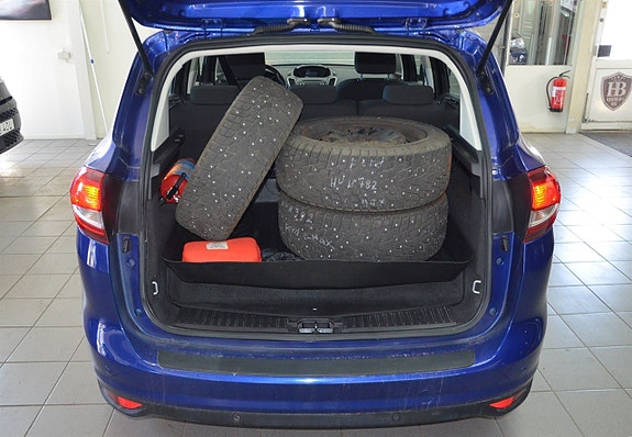 Ford C-Max 7 of 8