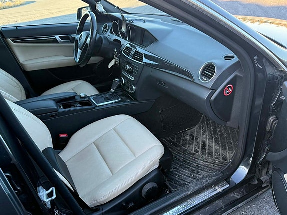 Mercedes-Benz C250 10 of 18