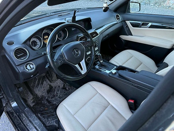 Mercedes-Benz C250 9 of 18