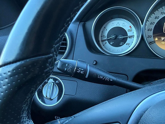 Mercedes-Benz C250 15 of 18