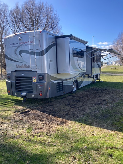 Winnebago Itasca Meridian 3 of 15