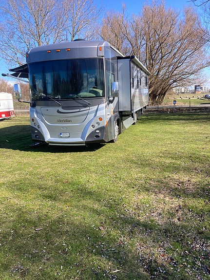 Winnebago Itasca Meridian 4 of 15