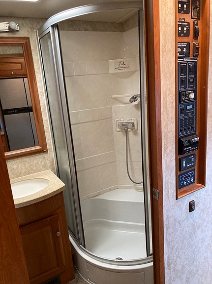 Winnebago Itasca Meridian 10 of 15