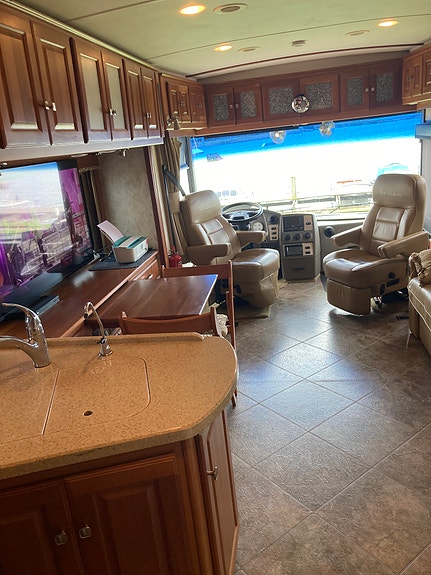 Winnebago Itasca Meridian 8 of 15