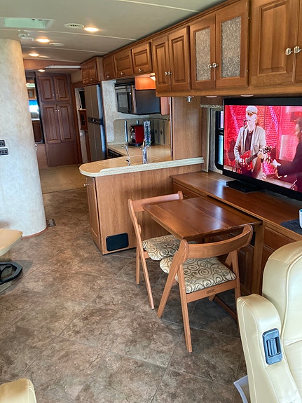 Winnebago Itasca Meridian 14 of 15