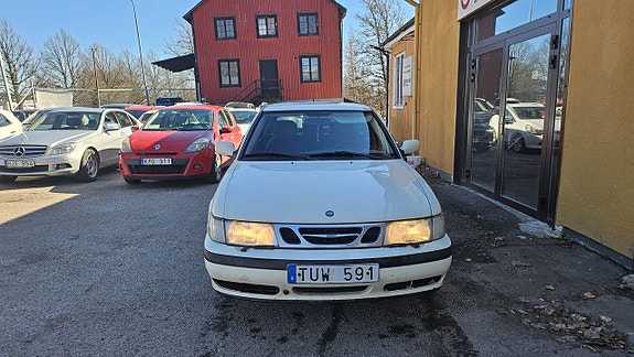 Saab 9-3 2 of 5