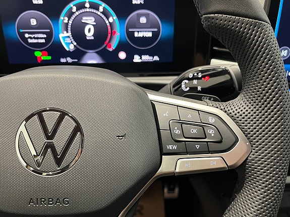 Volkswagen T-Roc 15 of 25