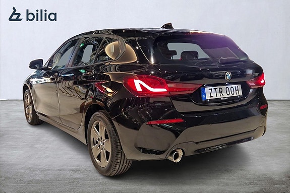 BMW 118i 2 of 5