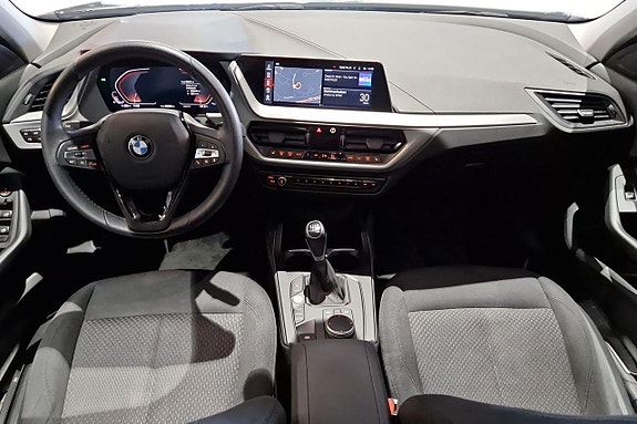 BMW 118i 10 of 21