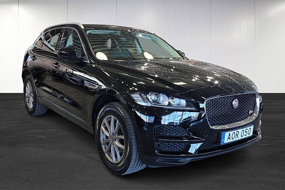 Jaguar F-PACE 3 of 13