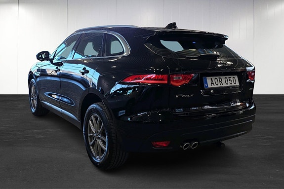 Jaguar F-PACE 2 of 13