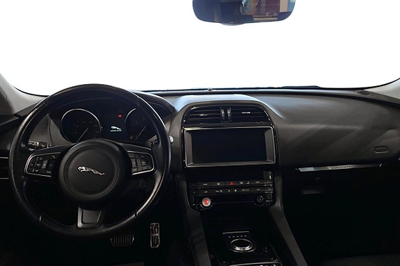 Jaguar F-PACE 6 of 13