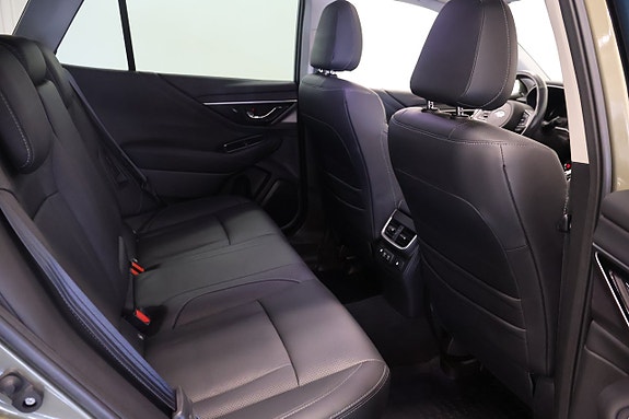Subaru Outback 12 of 23