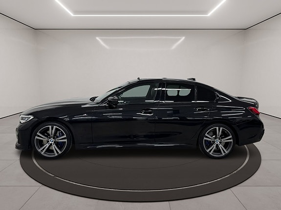 BMW 330i 6 of 30