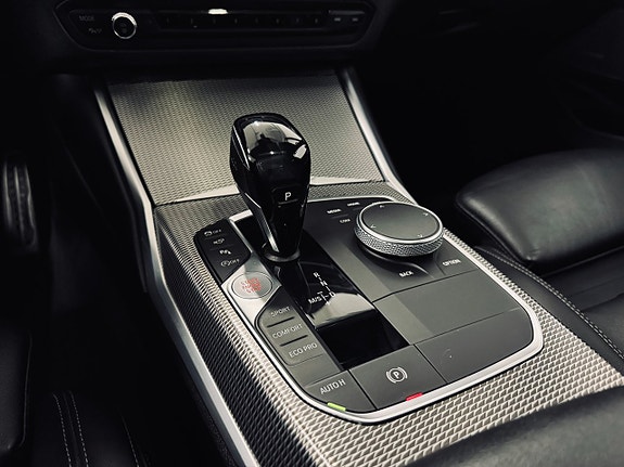 BMW 330i 17 of 30