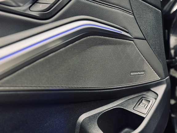 BMW 330i 19 of 30