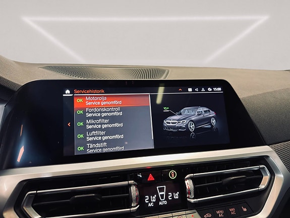 BMW 330i 26 of 30