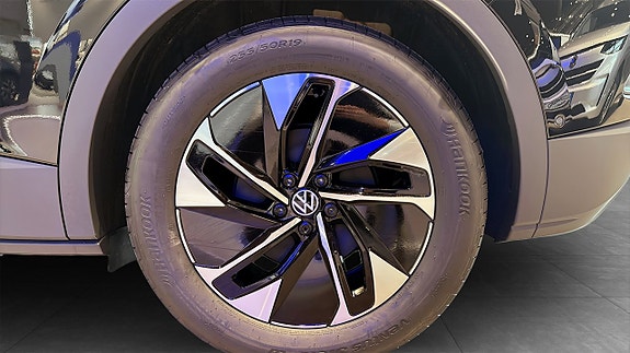 Volkswagen ID.4 6 of 12