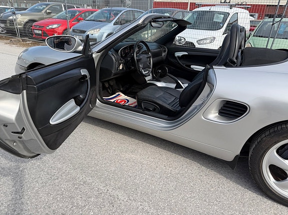 Porsche Boxster 19 of 30