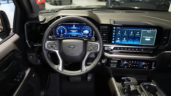 Chevrolet Silverado 5 of 5