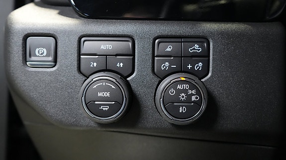 Chevrolet Silverado EV 12 of 16