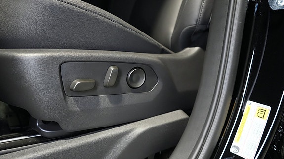 Chevrolet Silverado EV 11 of 16